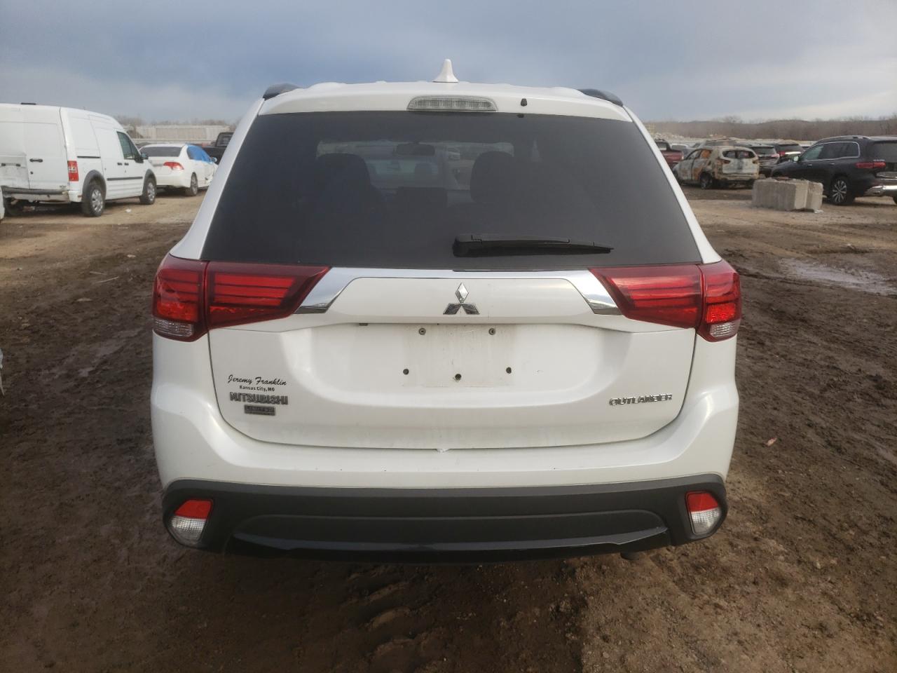 Photo 5 VIN: JA4AD3A34JZ060728 - MITSUBISHI OUTLANDER 