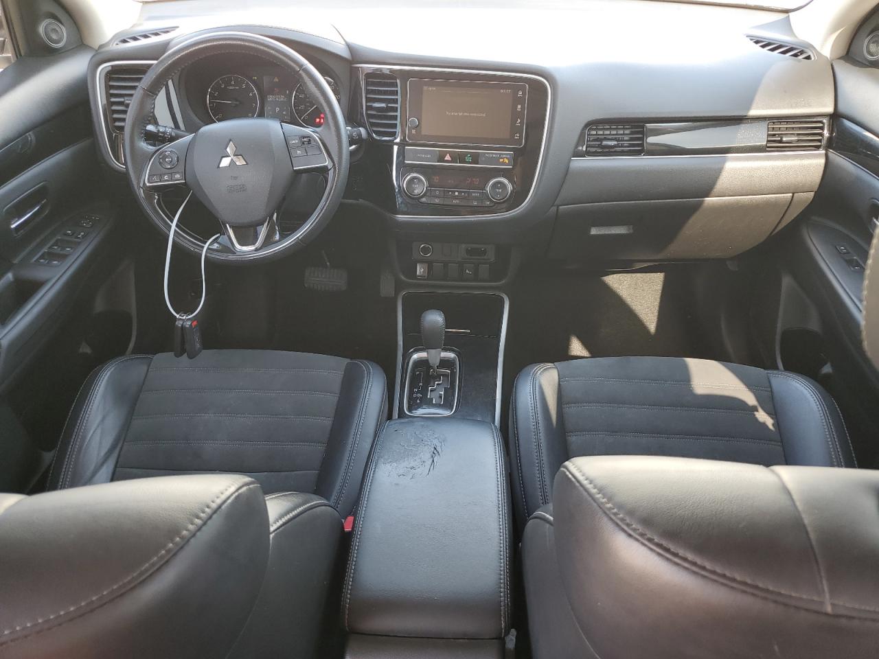 Photo 7 VIN: JA4AD3A34KZ039041 - MITSUBISHI OUTLANDER 