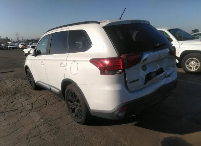 Photo 2 VIN: JA4AD3A35GZ016746 - MITSUBISHI OUTLANDER 