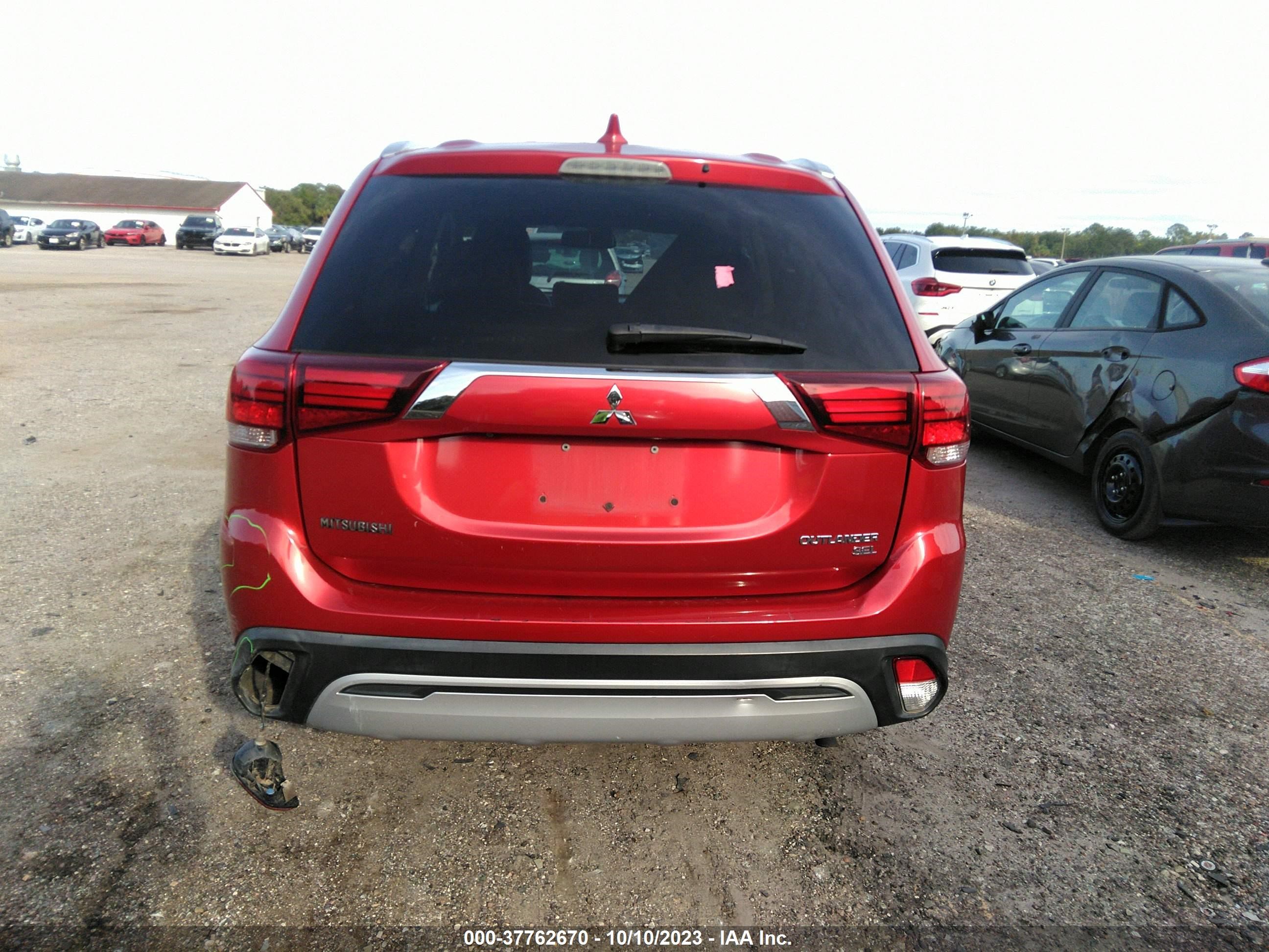 Photo 15 VIN: JA4AD3A35KZ024886 - MITSUBISHI OUTLANDER 