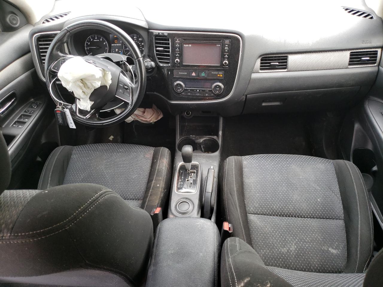 Photo 7 VIN: JA4AD3A36GZ001589 - MITSUBISHI OUTLANDER 