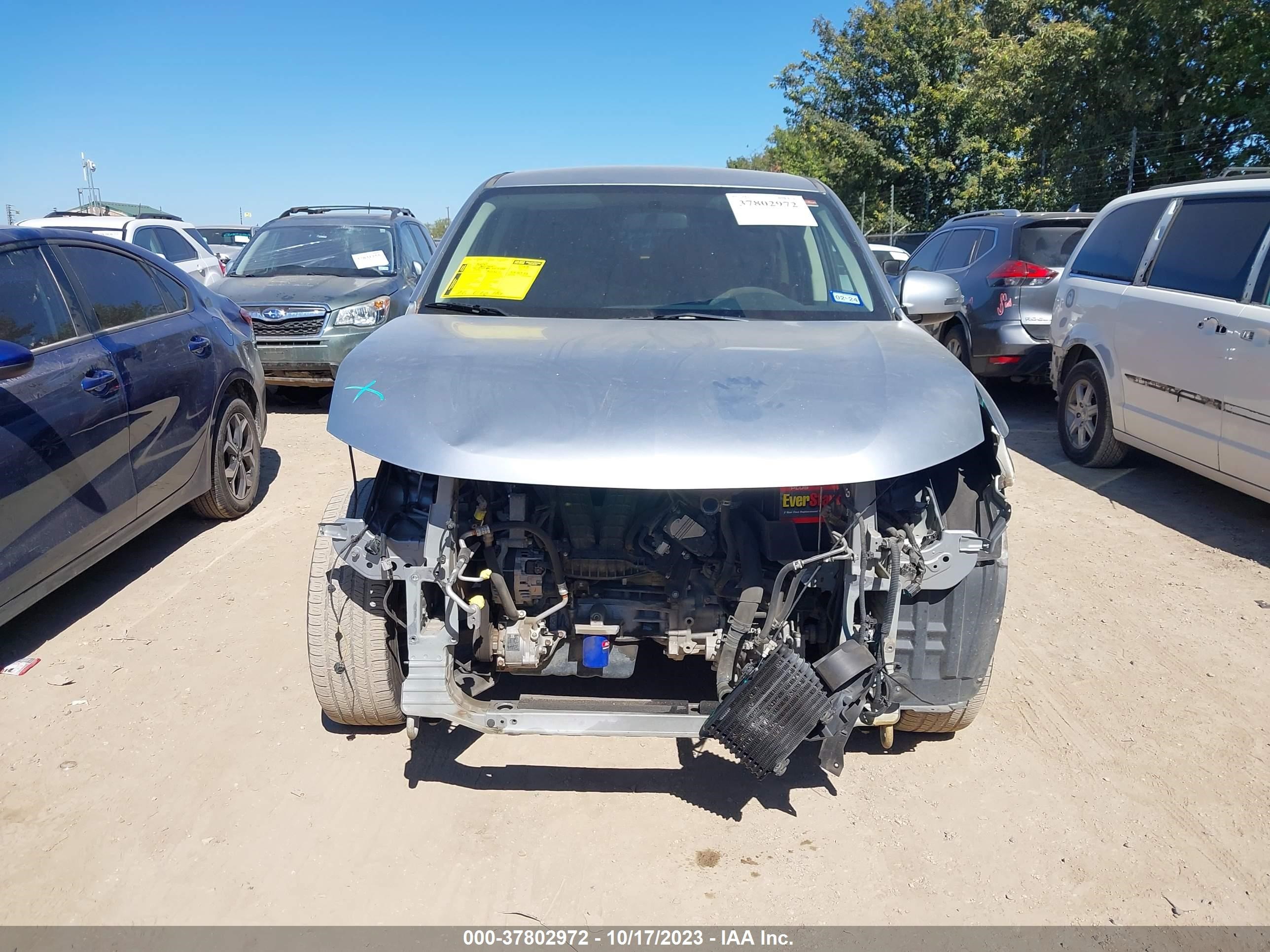 Photo 12 VIN: JA4AD3A36GZ020241 - MITSUBISHI OUTLANDER 