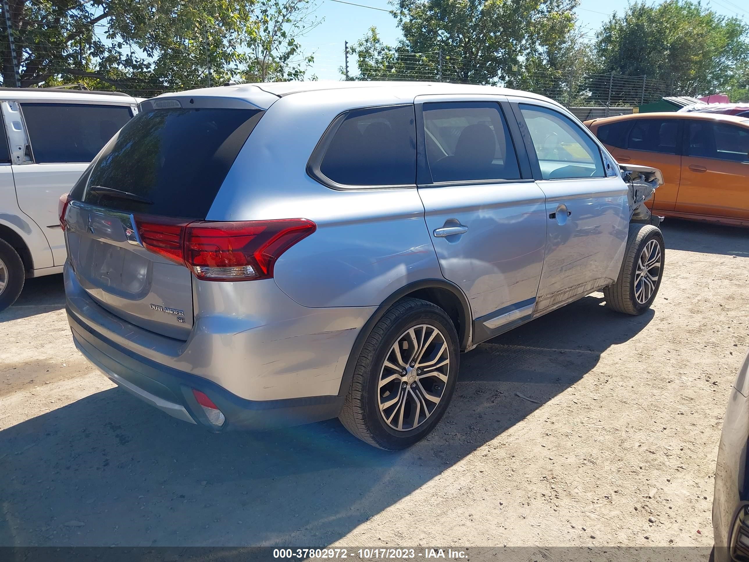 Photo 3 VIN: JA4AD3A36GZ020241 - MITSUBISHI OUTLANDER 