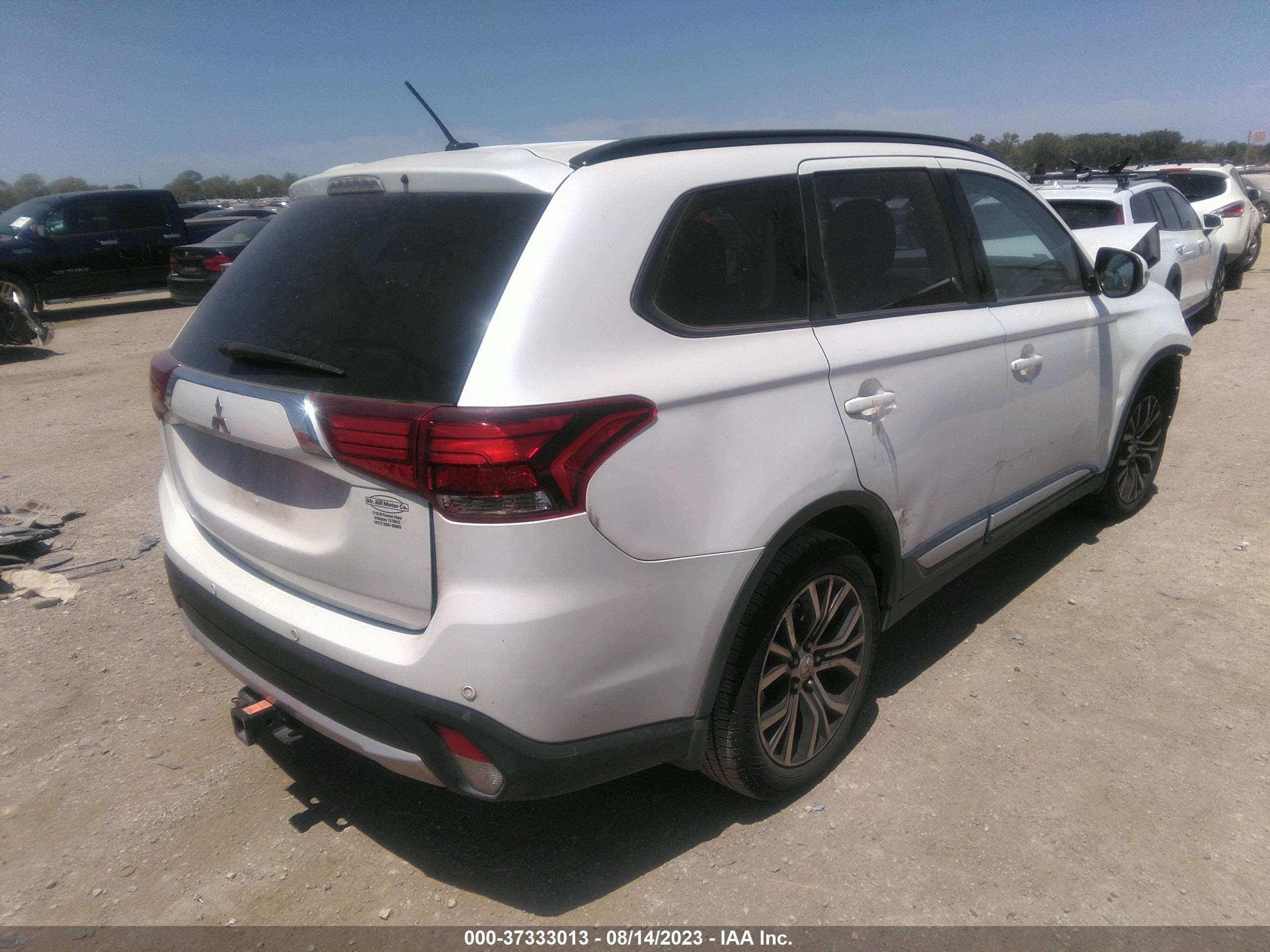 Photo 3 VIN: JA4AD3A36GZ062022 - MITSUBISHI OUTLANDER 