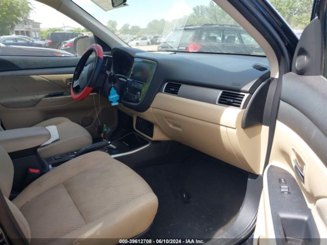 Photo 4 VIN: JA4AD3A36HZ052639 - MITSUBISHI OUTLANDER 