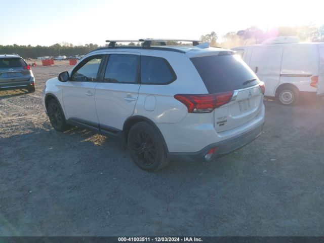 Photo 2 VIN: JA4AD3A36JZ025995 - MITSUBISHI OUTLANDER 