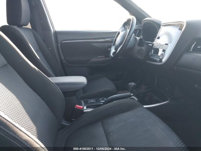 Photo 4 VIN: JA4AD3A36JZ025995 - MITSUBISHI OUTLANDER 