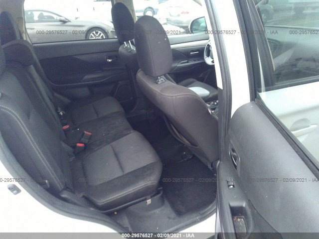 Photo 7 VIN: JA4AD3A36JZ060374 - MITSUBISHI OUTLANDER 