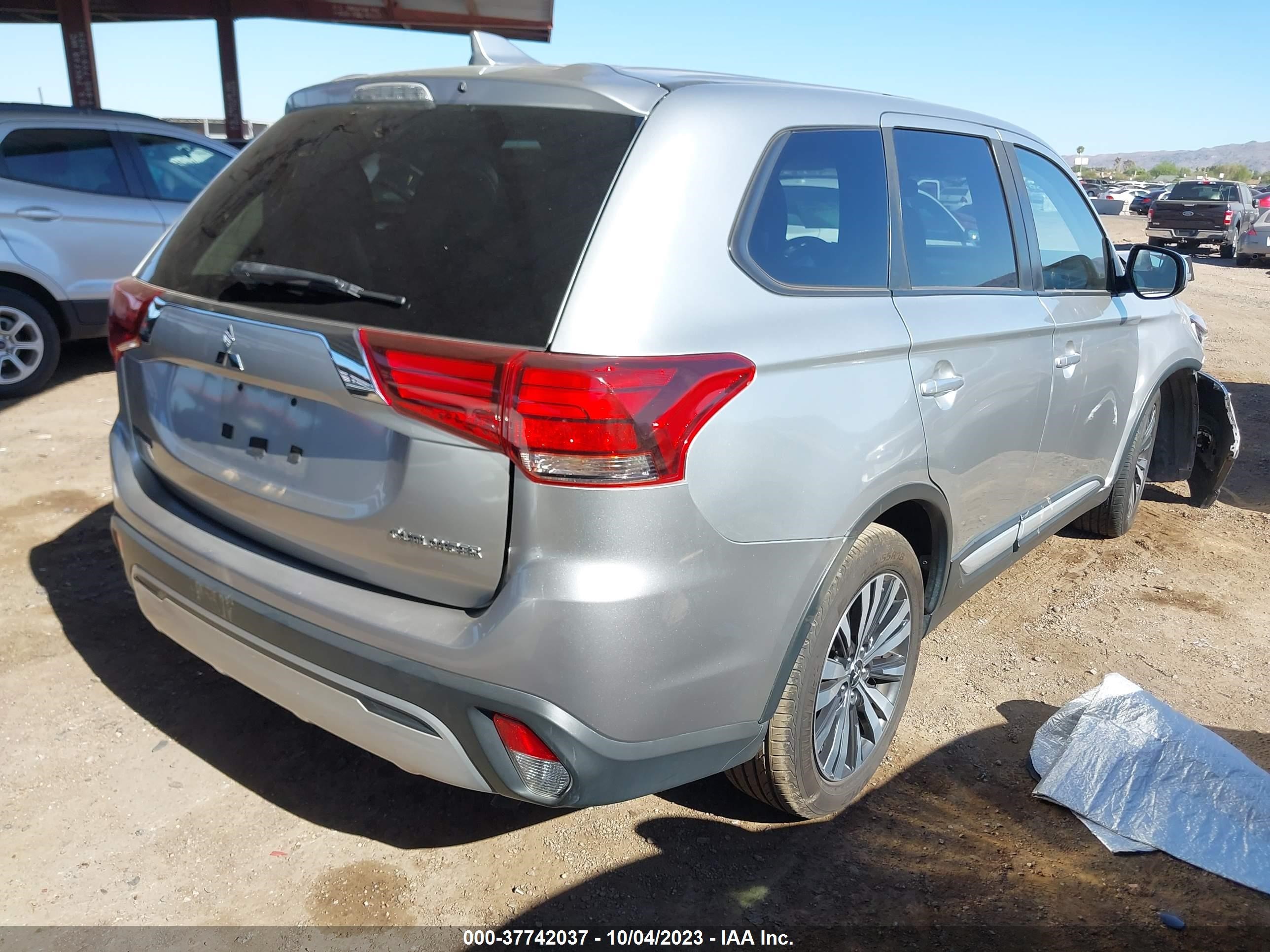 Photo 3 VIN: JA4AD3A36KZ043169 - MITSUBISHI OUTLANDER 