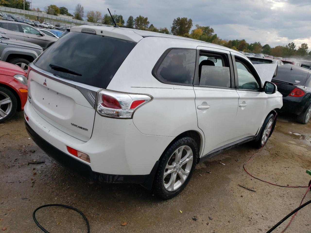 Photo 2 VIN: JA4AD3A37EZ009486 - MITSUBISHI OUTLANDER 