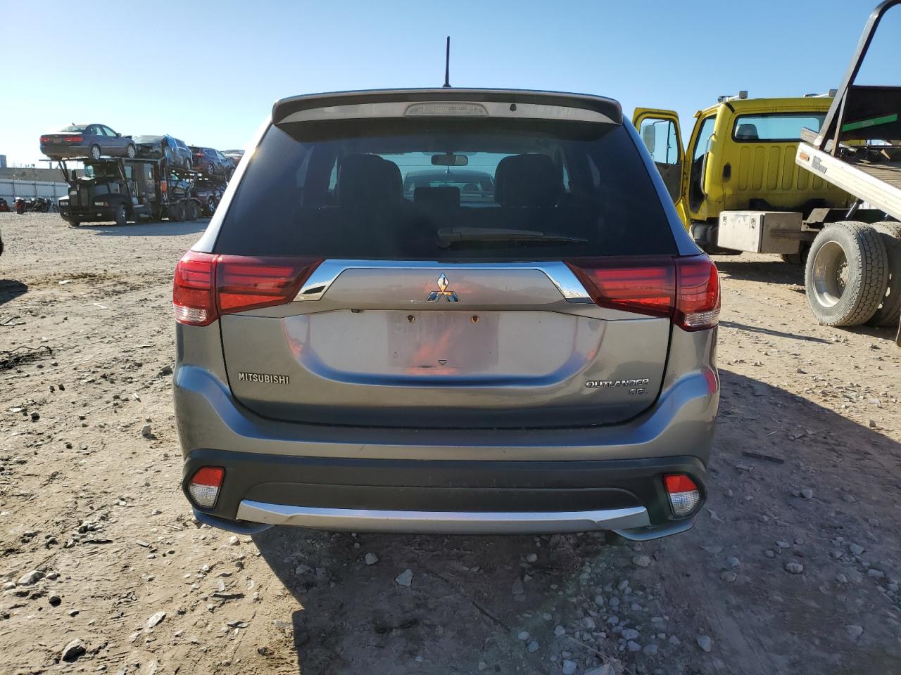 Photo 5 VIN: JA4AD3A37GZ061798 - MITSUBISHI OUTLANDER 