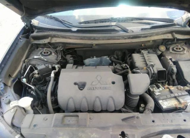 Photo 9 VIN: JA4AD3A37HZ065111 - MITSUBISHI OUTLANDER 