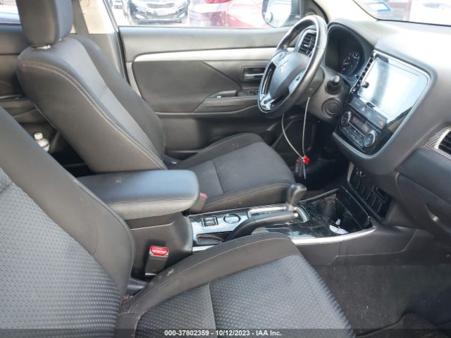 Photo 4 VIN: JA4AD3A37JJ001767 - MITSUBISHI OUTLANDER 