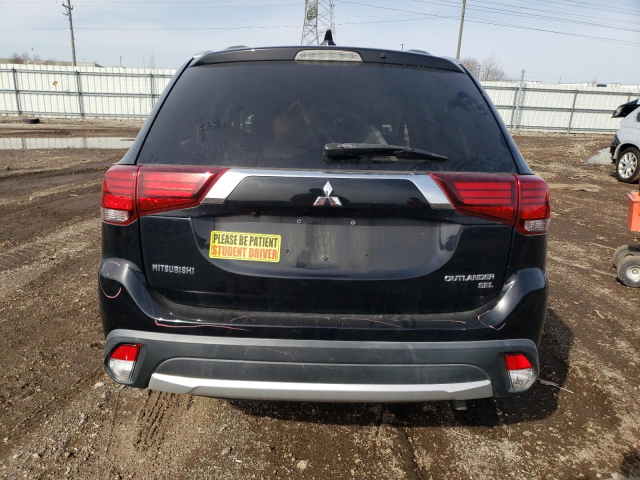 Photo 5 VIN: JA4AD3A37JZ010146 - MITSUBISHI OUTLANDER 