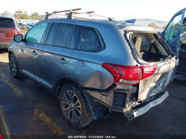 Photo 2 VIN: JA4AD3A37JZ015332 - MITSUBISHI OUTLANDER 