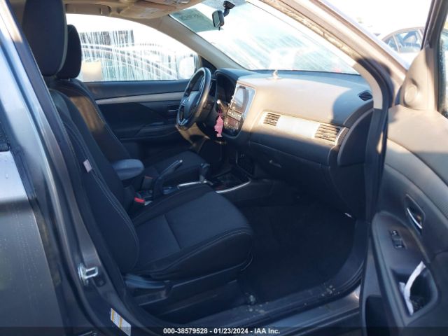 Photo 4 VIN: JA4AD3A37JZ015332 - MITSUBISHI OUTLANDER 