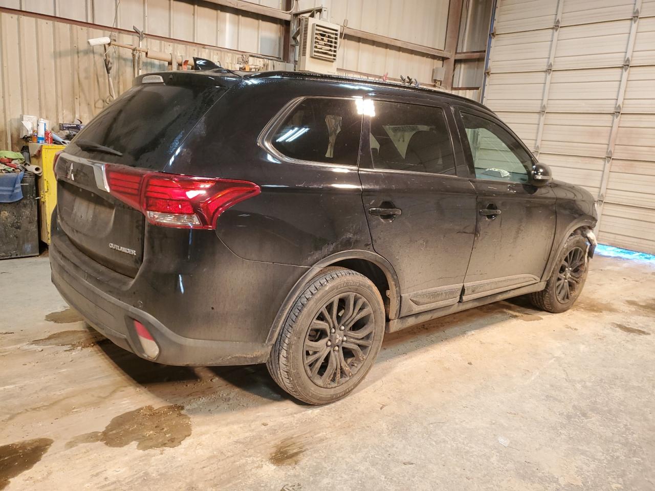 Photo 2 VIN: JA4AD3A37JZ019803 - MITSUBISHI OUTLANDER 