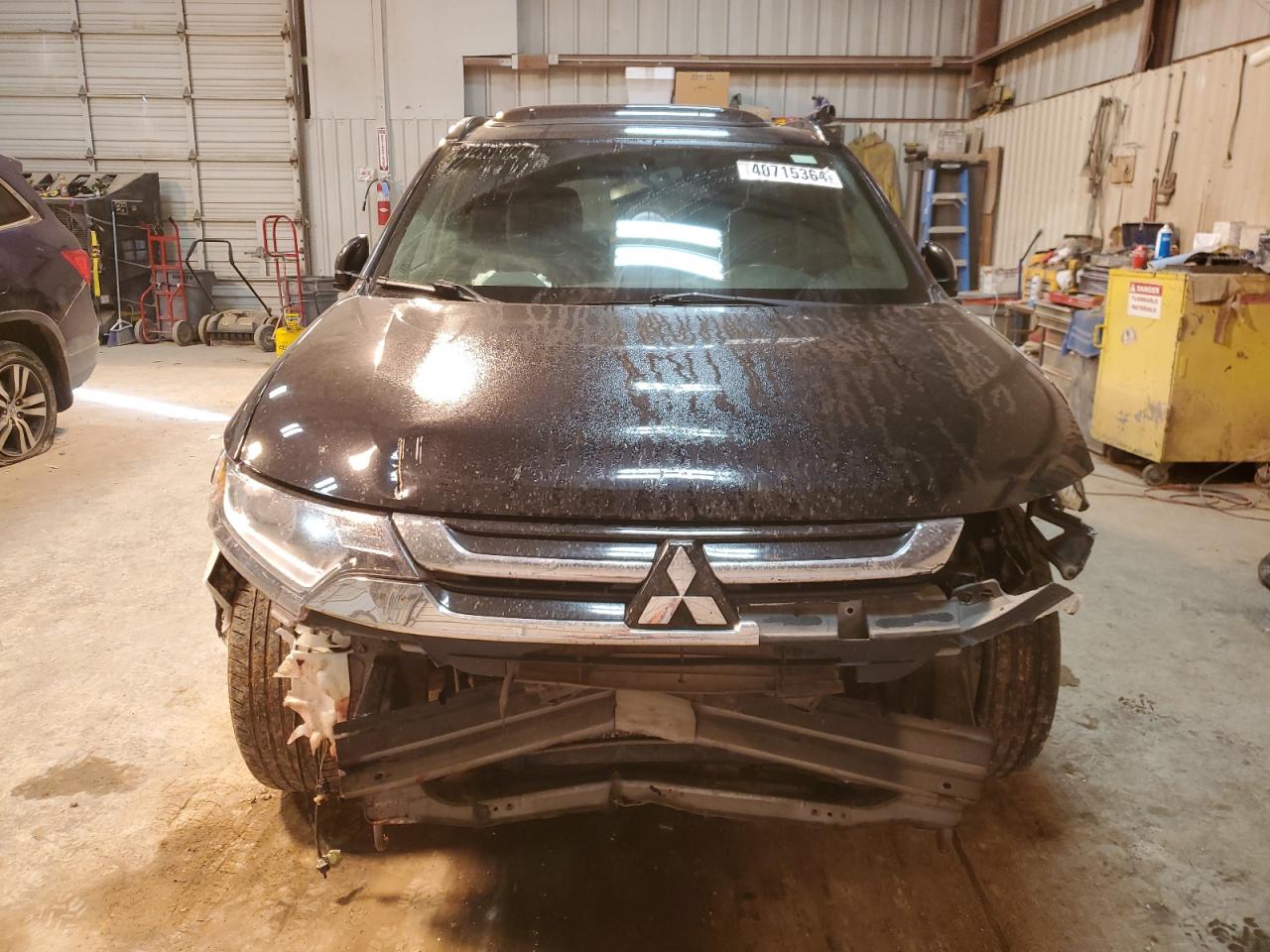 Photo 4 VIN: JA4AD3A37JZ019803 - MITSUBISHI OUTLANDER 