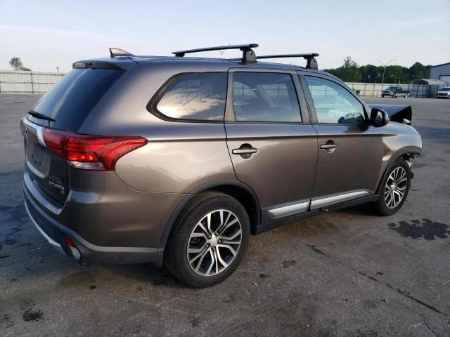 Photo 2 VIN: JA4AD3A37JZ025889 - MITSUBISHI OUTLANDER 