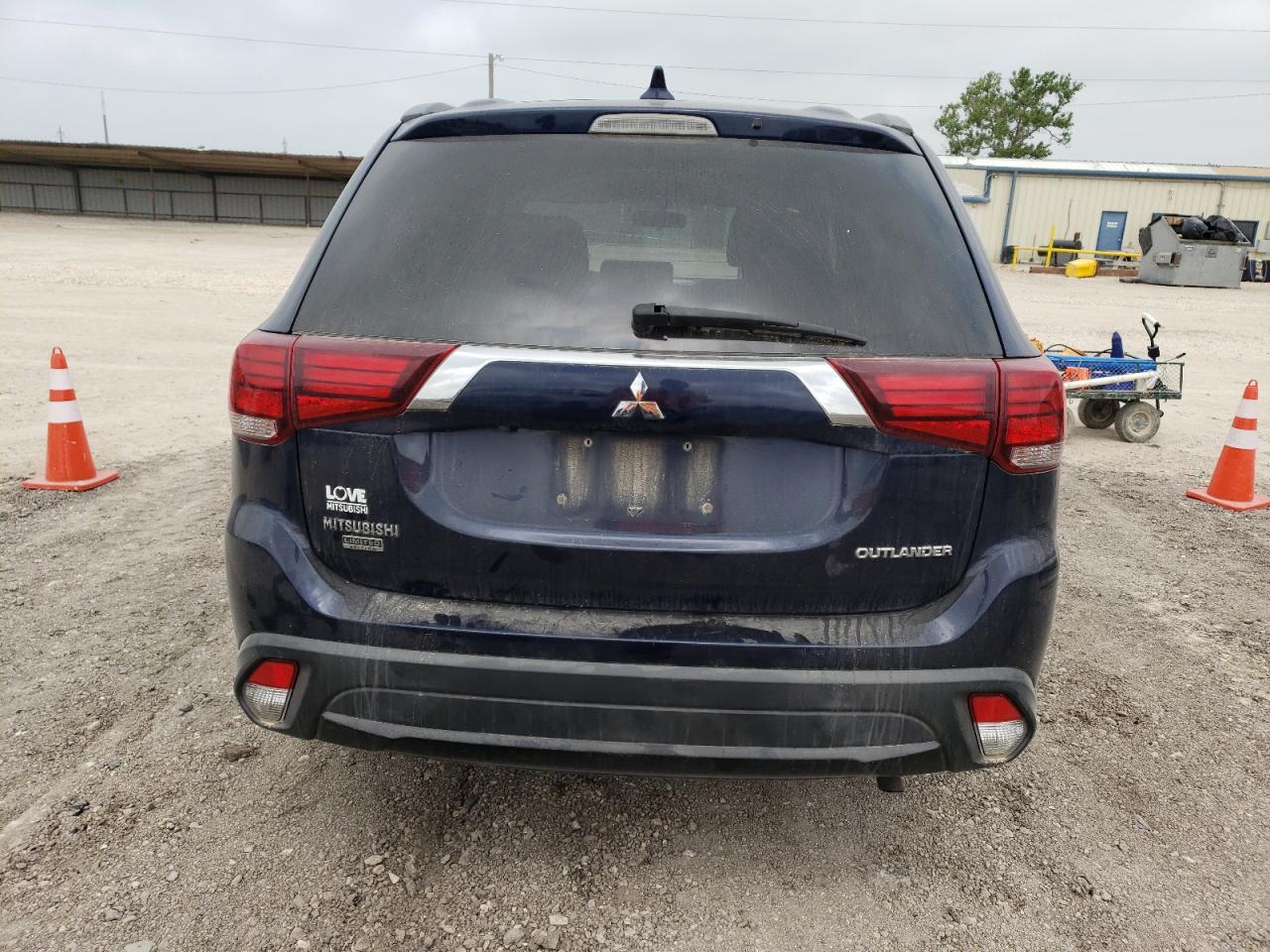 Photo 5 VIN: JA4AD3A37JZ049089 - MITSUBISHI OUTLANDER 