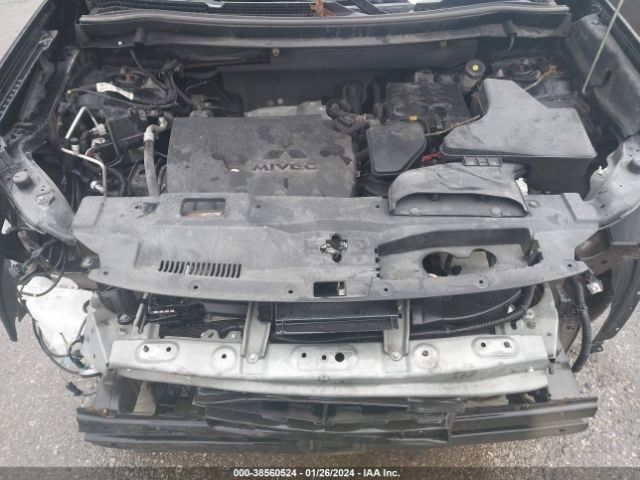 Photo 9 VIN: JA4AD3A37JZ055944 - MITSUBISHI OUTLANDER 