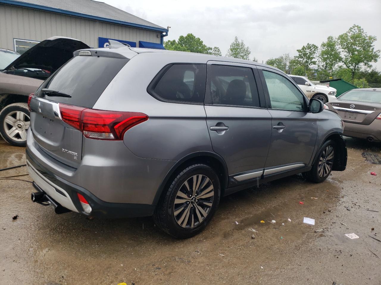 Photo 2 VIN: JA4AD3A37KZ045352 - MITSUBISHI OUTLANDER 