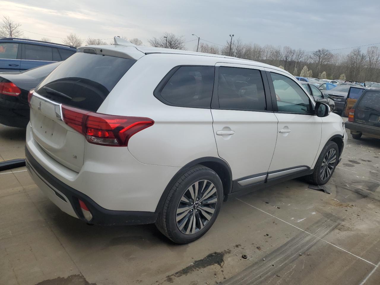 Photo 2 VIN: JA4AD3A37LZ013762 - MITSUBISHI OUTLANDER 