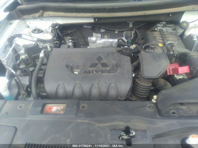 Photo 9 VIN: JA4AD3A38EZ001154 - MITSUBISHI OUTLANDER 