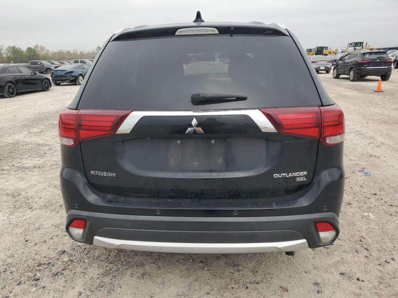 Photo 5 VIN: JA4AD3A38HZ013910 - MITSUBISHI OUTLANDER 