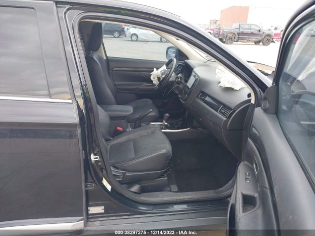 Photo 4 VIN: JA4AD3A38HZ029136 - MITSUBISHI OUTLANDER 