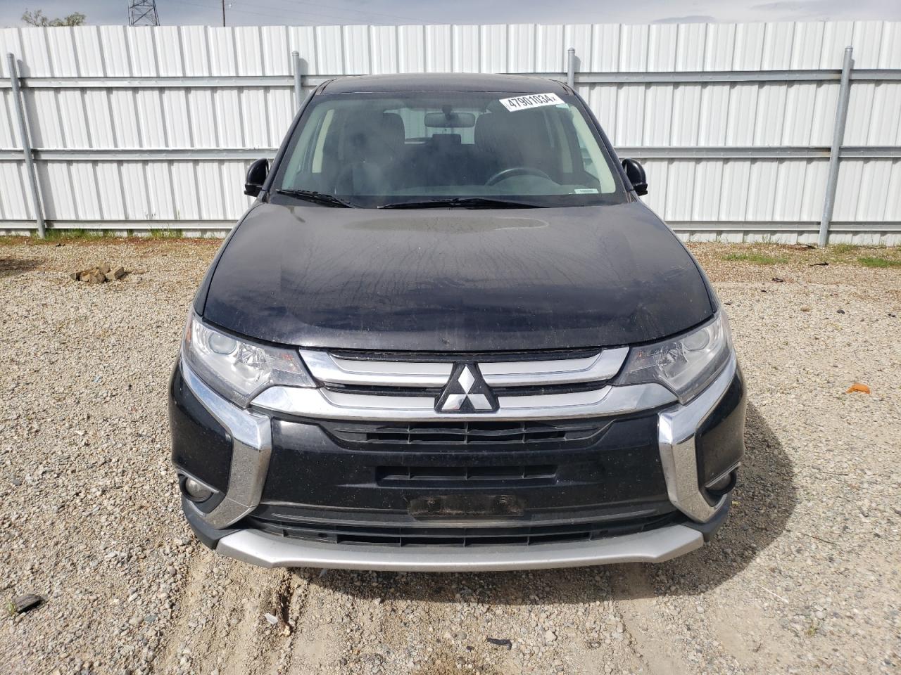 Photo 4 VIN: JA4AD3A38JZ000547 - MITSUBISHI OUTLANDER 