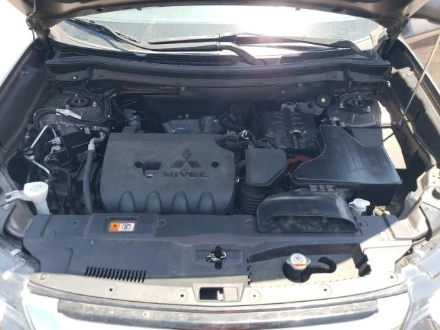 Photo 11 VIN: JA4AD3A38JZ006249 - MITSUBISHI OUTLANDER 