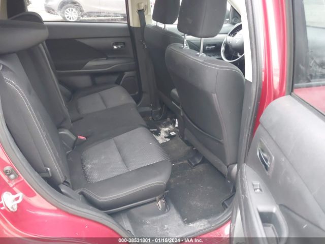 Photo 7 VIN: JA4AD3A38JZ013685 - MITSUBISHI OUTLANDER 