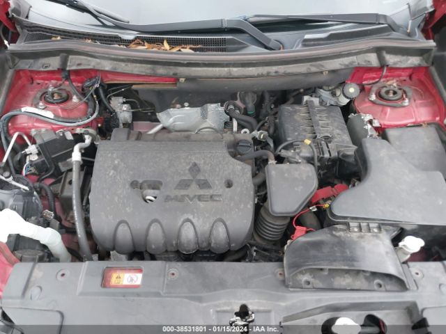 Photo 9 VIN: JA4AD3A38JZ013685 - MITSUBISHI OUTLANDER 