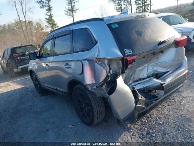 Photo 2 VIN: JA4AD3A38JZ018742 - MITSUBISHI OUTLANDER 