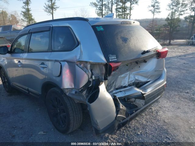 Photo 5 VIN: JA4AD3A38JZ018742 - MITSUBISHI OUTLANDER 