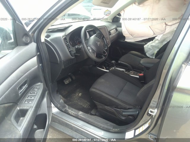 Photo 4 VIN: JA4AD3A38JZ023603 - MITSUBISHI OUTLANDER 