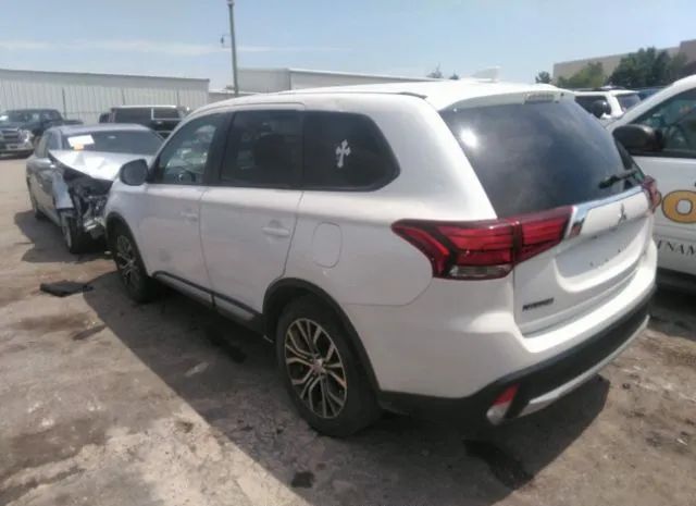 Photo 2 VIN: JA4AD3A38JZ043222 - MITSUBISHI OUTLANDER 