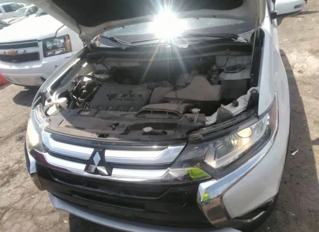 Photo 9 VIN: JA4AD3A38JZ043222 - MITSUBISHI OUTLANDER 