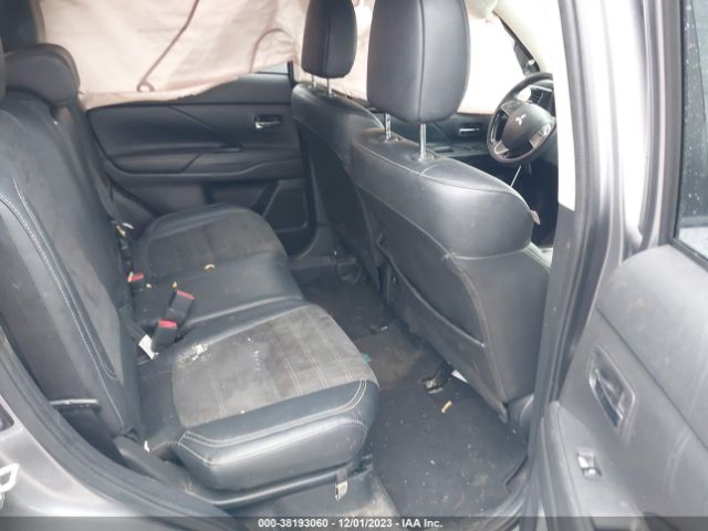 Photo 7 VIN: JA4AD3A38KZ017155 - MITSUBISHI OUTLANDER 