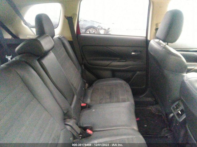 Photo 7 VIN: JA4AD3A38KZ045019 - MITSUBISHI OUTLANDER 