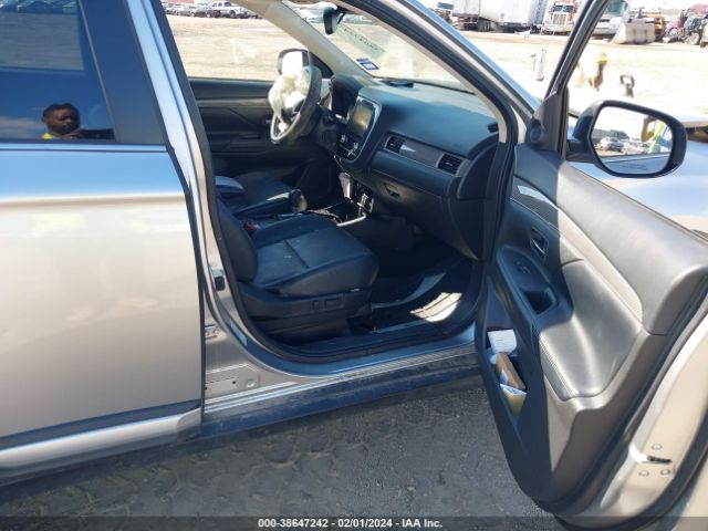 Photo 4 VIN: JA4AD3A38LJ000484 - MITSUBISHI OUTLANDER 