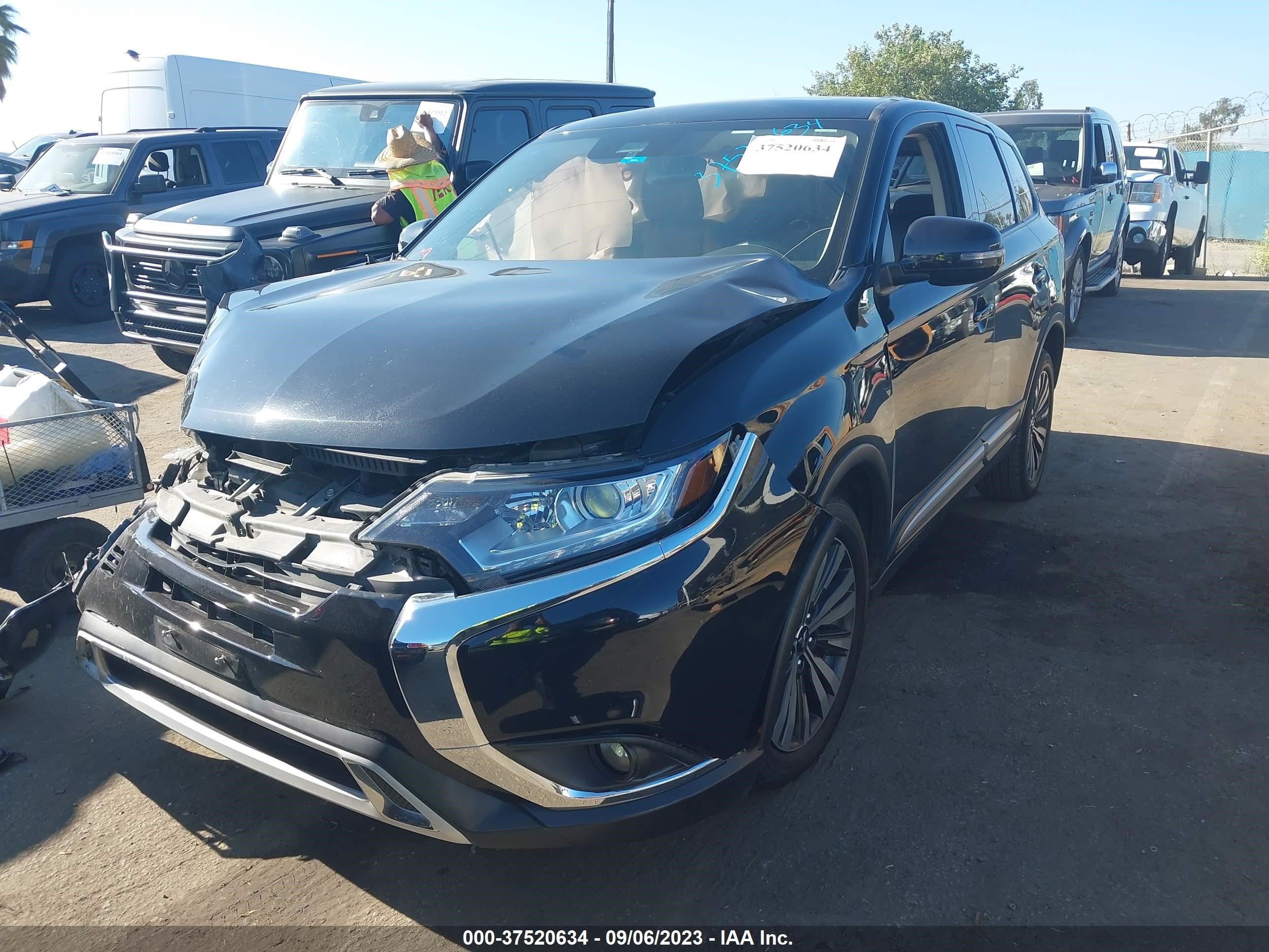 Photo 1 VIN: JA4AD3A38LZ039108 - MITSUBISHI OUTLANDER 