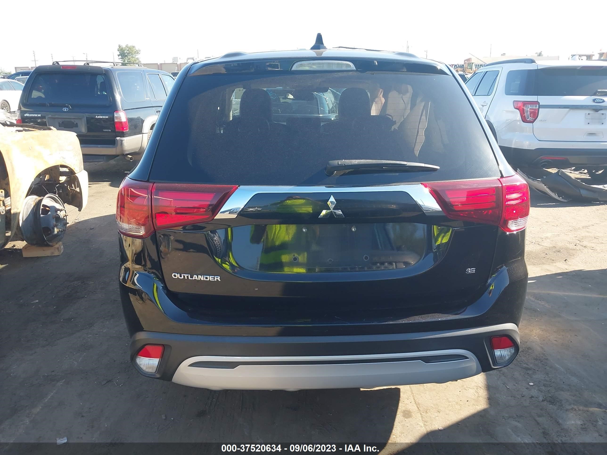 Photo 15 VIN: JA4AD3A38LZ039108 - MITSUBISHI OUTLANDER 