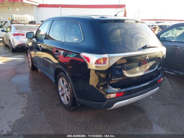 Photo 2 VIN: JA4AD3A39FZ013718 - MITSUBISHI OUTLANDER 