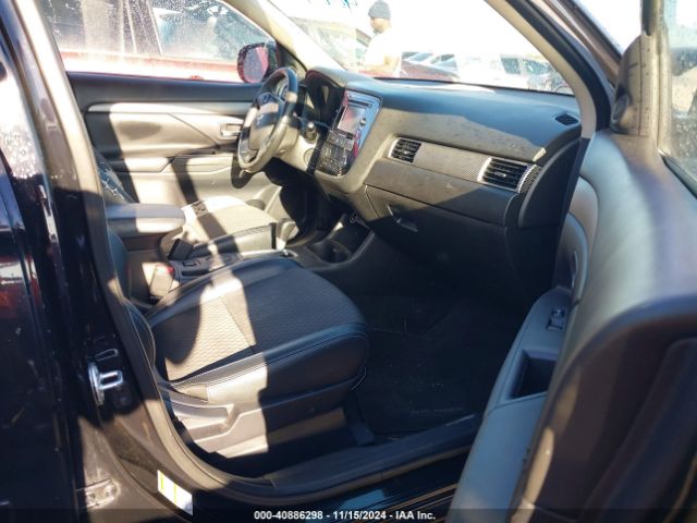 Photo 4 VIN: JA4AD3A39FZ013718 - MITSUBISHI OUTLANDER 