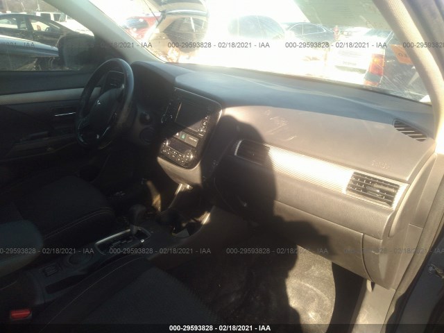 Photo 4 VIN: JA4AD3A39GZ004129 - MITSUBISHI OUTLANDER 