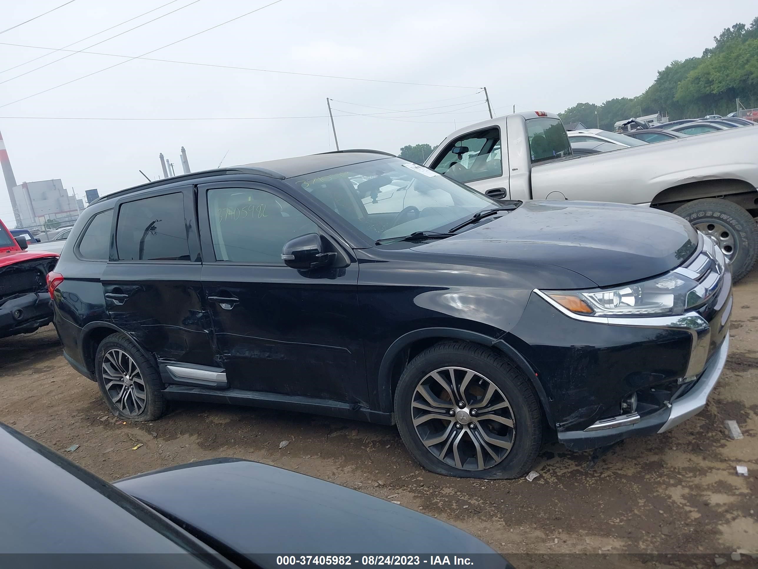 Photo 12 VIN: JA4AD3A39GZ057543 - MITSUBISHI OUTLANDER 