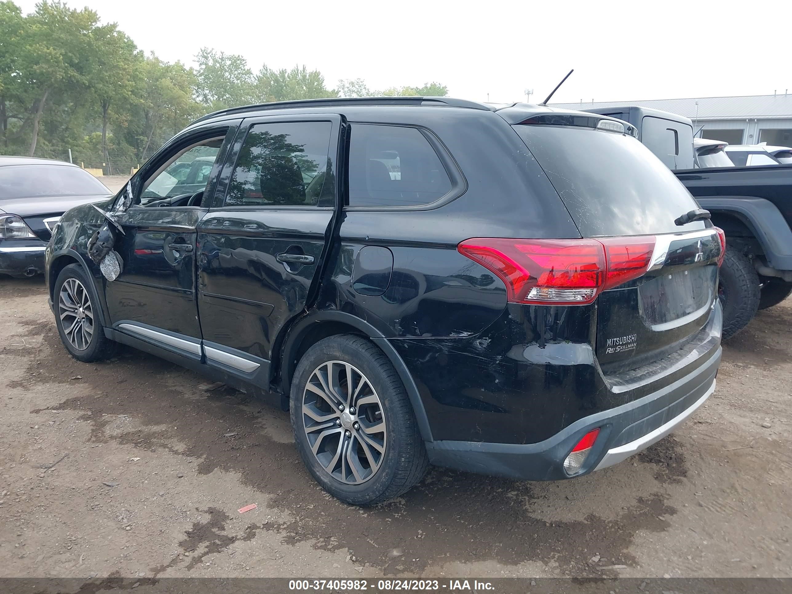 Photo 2 VIN: JA4AD3A39GZ057543 - MITSUBISHI OUTLANDER 