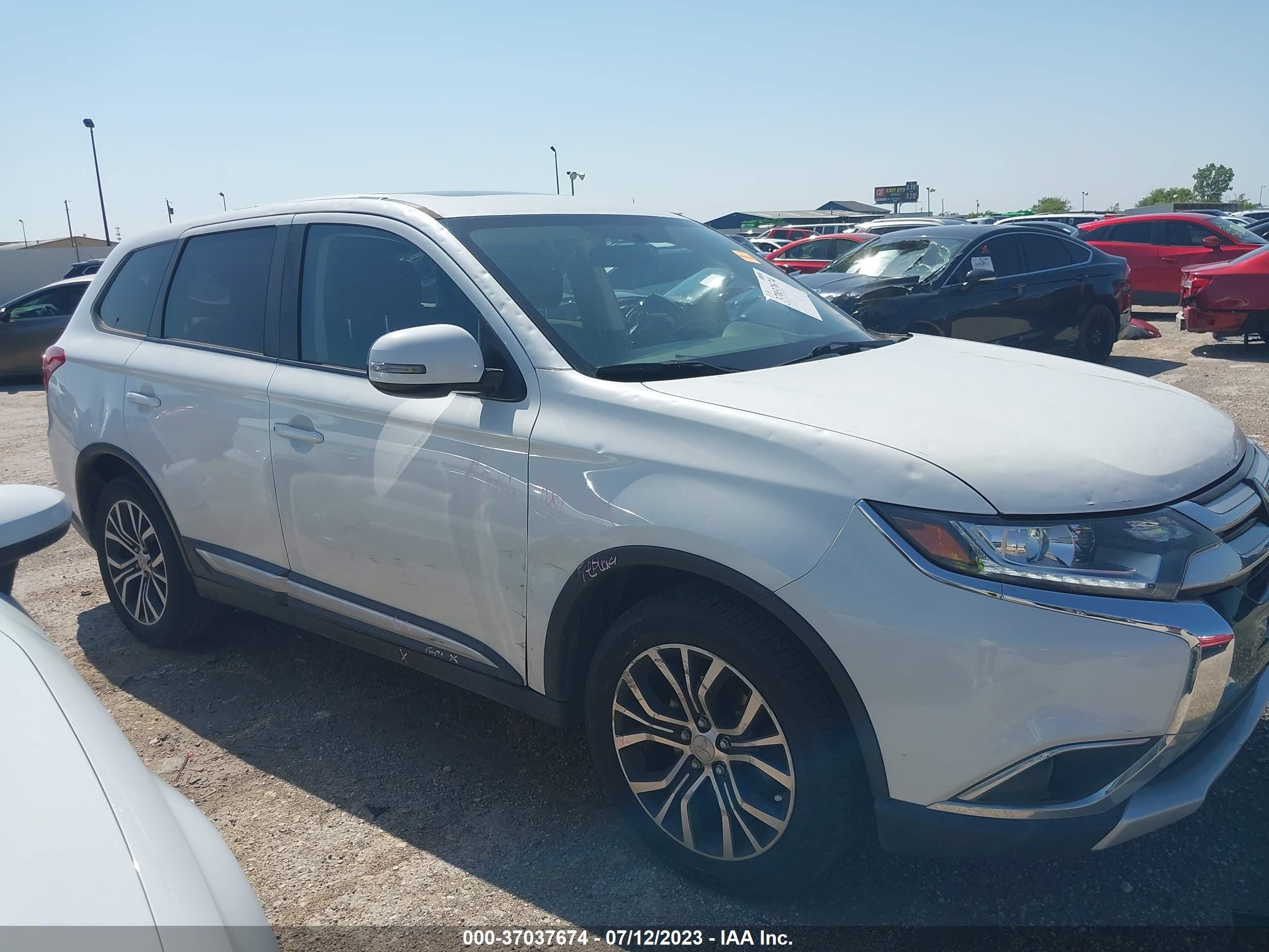 Photo 13 VIN: JA4AD3A39HZ041019 - MITSUBISHI OUTLANDER 